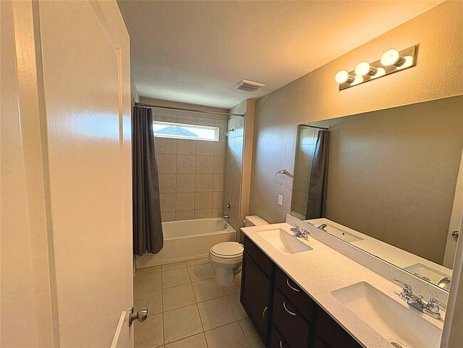 Building Photo - 240 Arabian Colt Dr