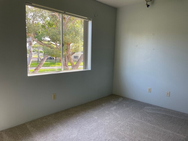 Building Photo - Kulalani Village - Right Next to Kapolei E...