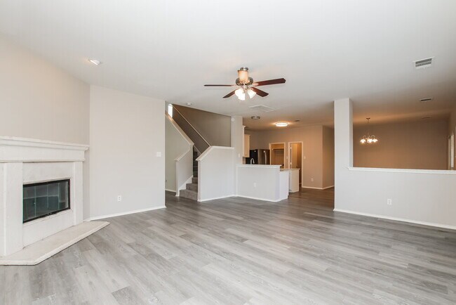 Building Photo - 121 Castle Dr