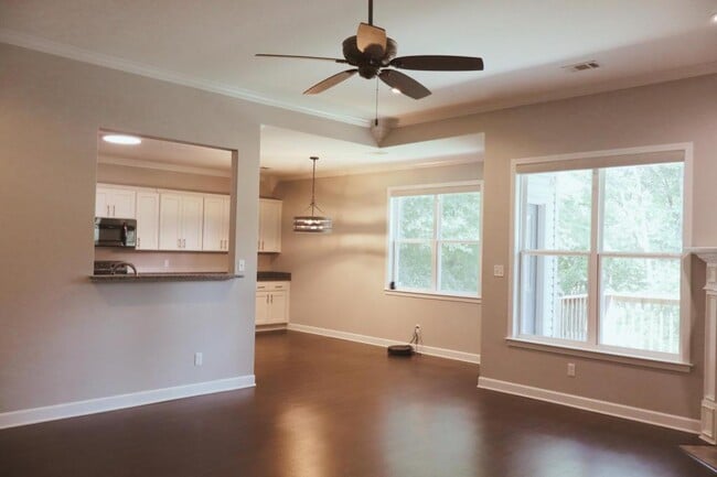 Building Photo - 205 Windcrest Cir