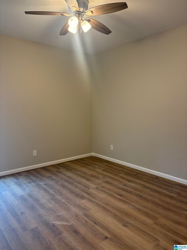 Building Photo - 1107 Cherry Cir