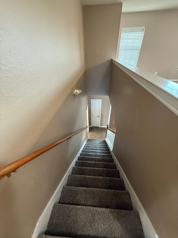 Building Photo - 2833 Shoreline Way