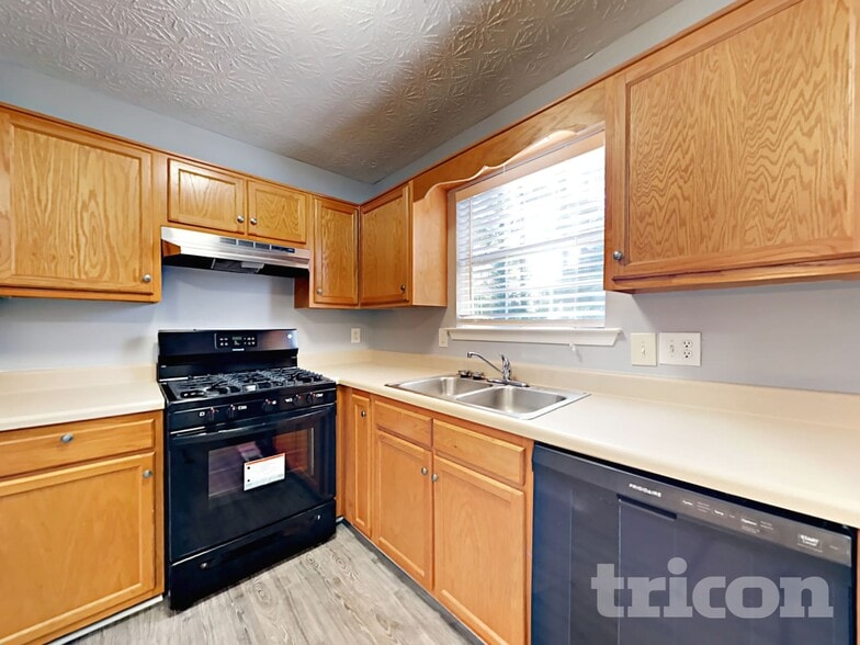 Building Photo - 71 Caroline Ln