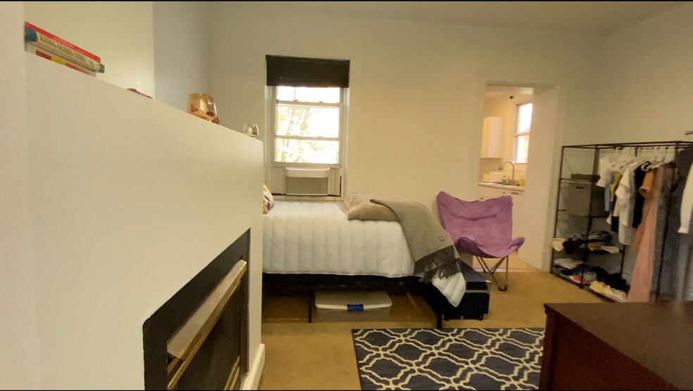 Building Photo - 370 S Negley Ave