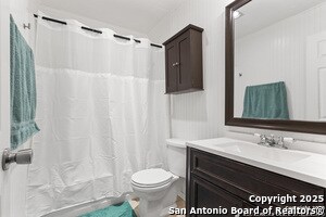 Building Photo - 8702 Village Dr