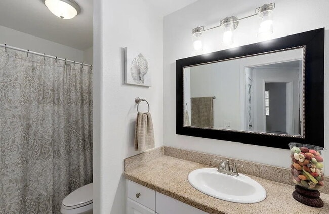 Building Photo - unit located in a private location within ...