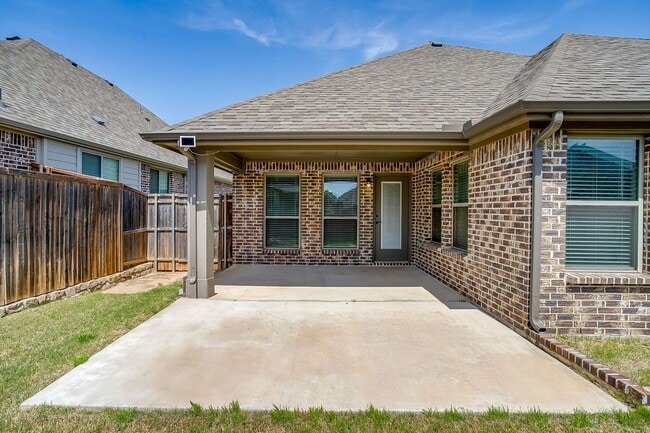 Building Photo - Amazing 3 Bed, 2 Bath Rental Available in the Highly Desirable Live Oak Creek- WSISD- 76108