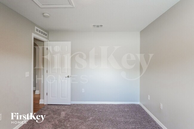 Building Photo - 2079 Hayfield Way