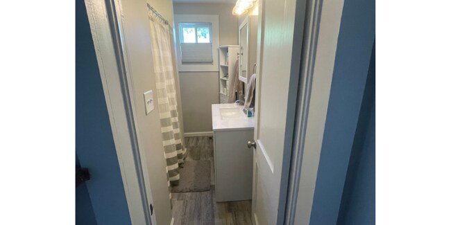 Building Photo - 1907