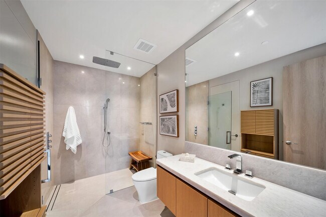 Building Photo - 2311 SE 17th St