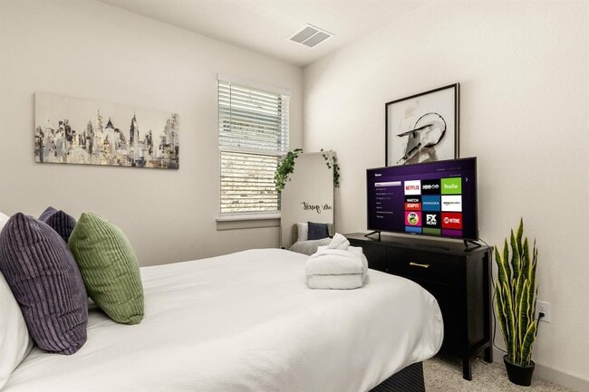 Building Photo - 10513 Defender Trl