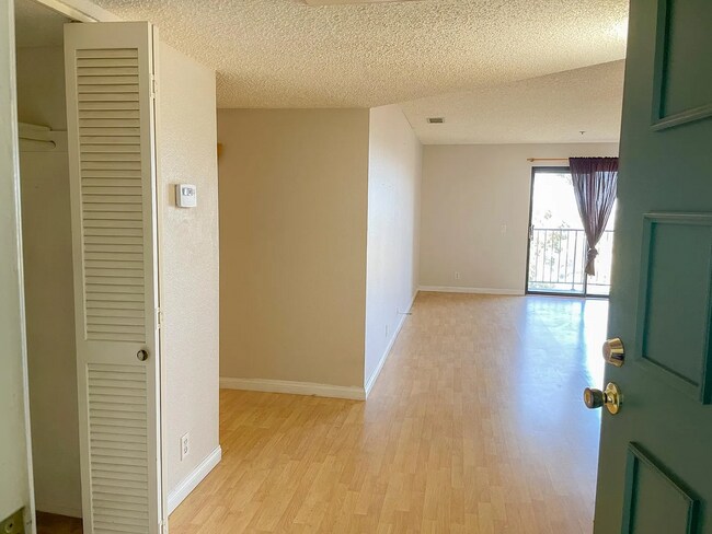 Building Photo - 5985 Dandridge Ln