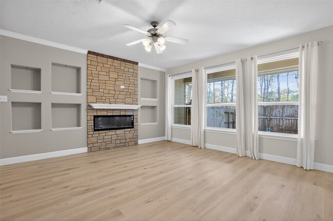 Building Photo - 126 Silver Penny Dr