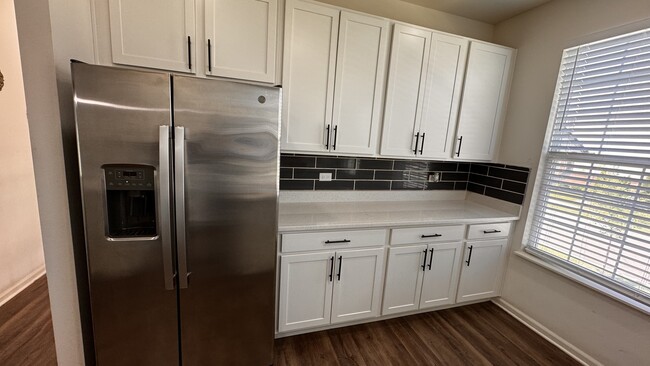 Building Photo - 1645 Sager Way