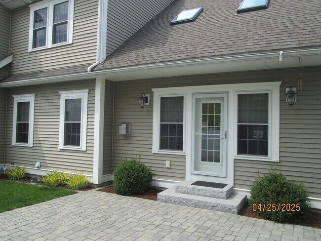 Building Photo - 14 B Park