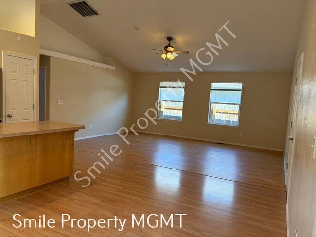 Building Photo - 963 Rodan Ave SE
