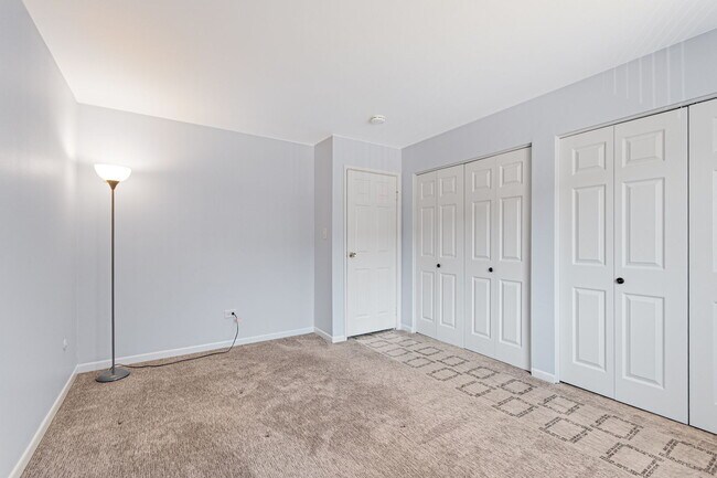 Building Photo - 9446 Bay Colony Dr