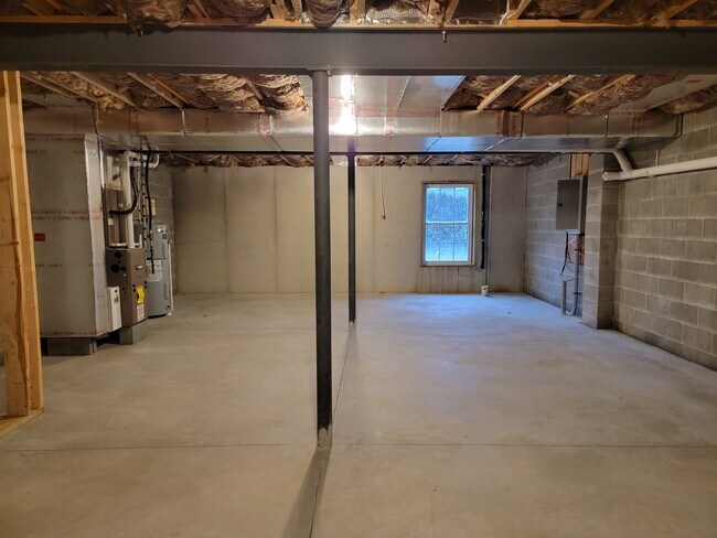 Building Photo - 14 Burk Ct
