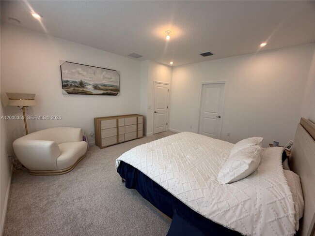 Building Photo - 10503 SW Orana Dr