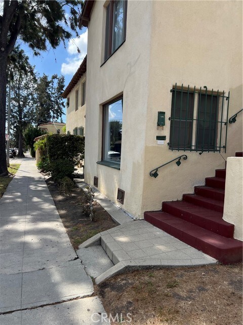 Building Photo - 353 S Orlando Ave