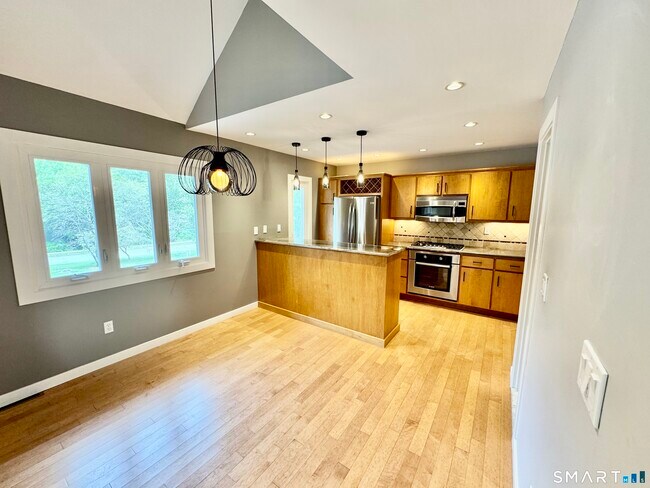 Building Photo - 58 Uplands Way