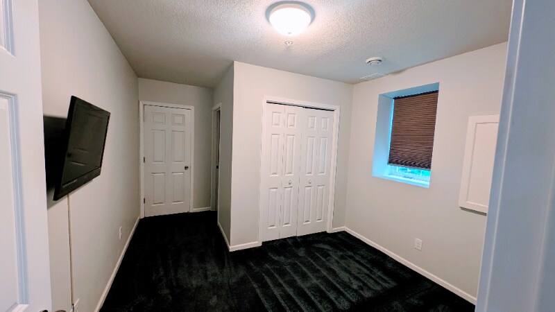 Building Photo - 2568 Vierling Dr E