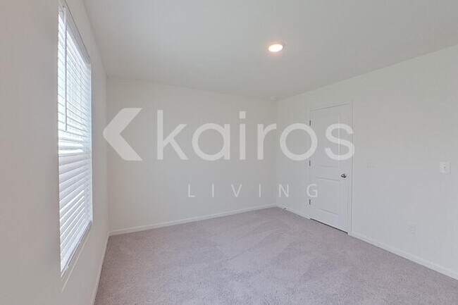 Building Photo - 677 Castillo Dr