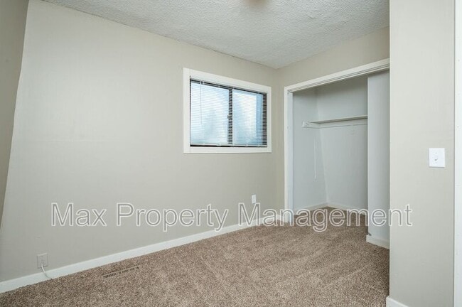 Building Photo - 3917 SW 3rd St