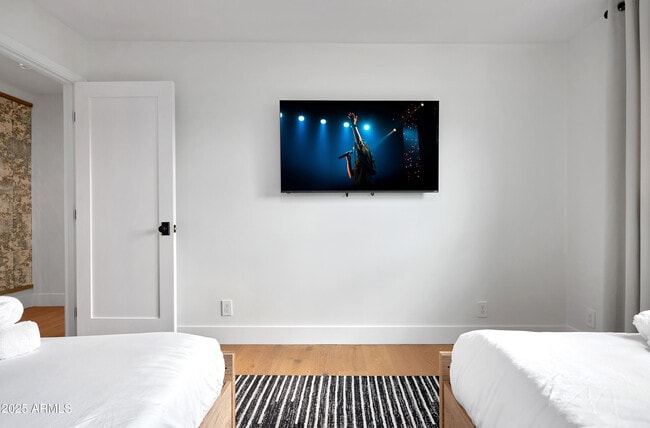 Building Photo - 7320 E Latham St