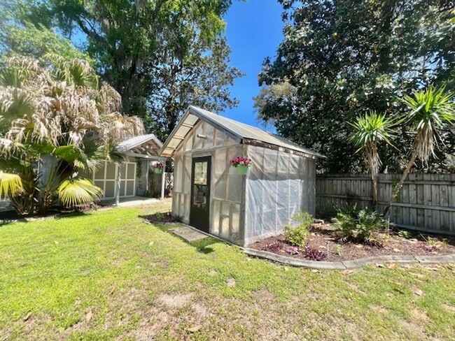 Building Photo - 1212 Bayshore Dr