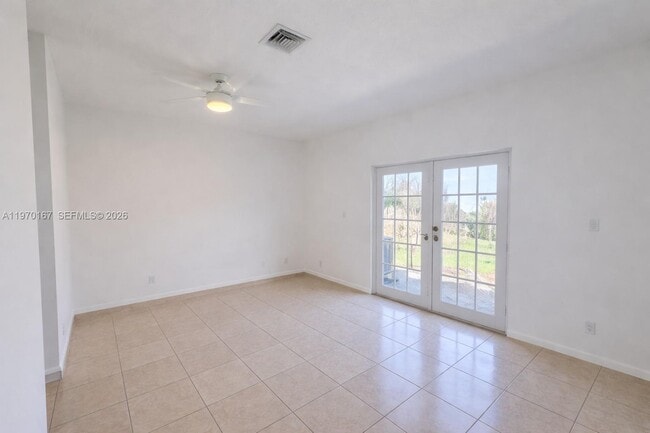 Building Photo - 1010 NW 2nd Ave