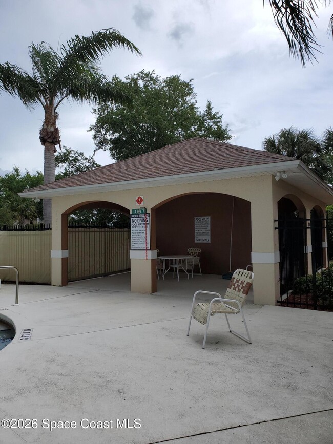 Building Photo - 1045 Venetian Dr