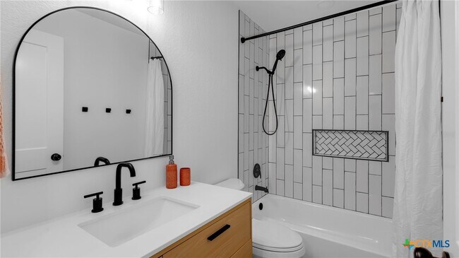 Building Photo - 105 Chesterfield Dr