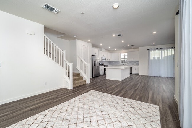 Building Photo - 9037 Summit Ln