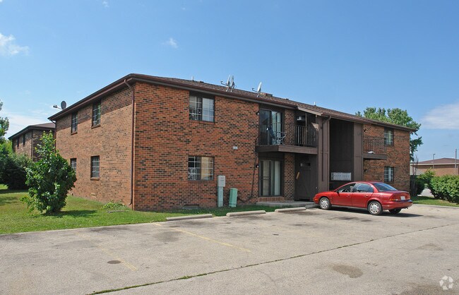 Building Photo - 1863 Roosevelt Ave