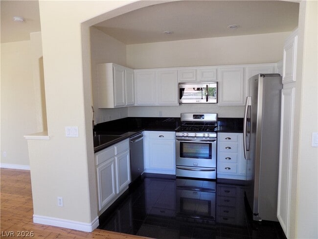 Building Photo - 300 Magnolia Arbor St