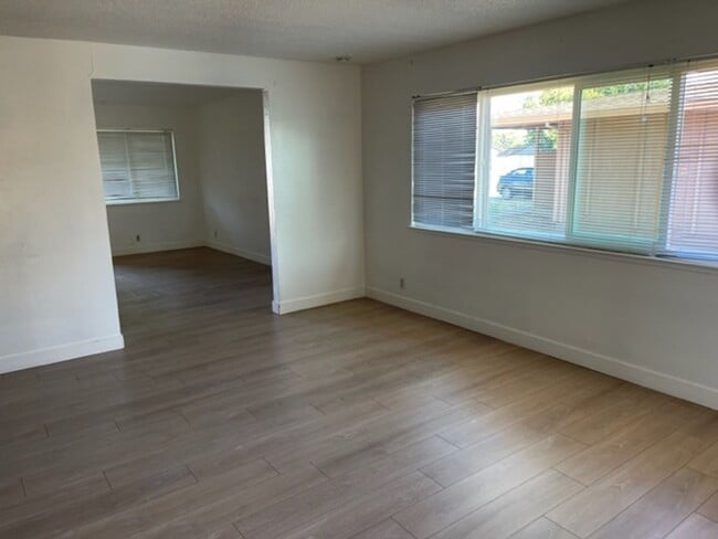 Building Photo - 3329-3331 Routier Rd