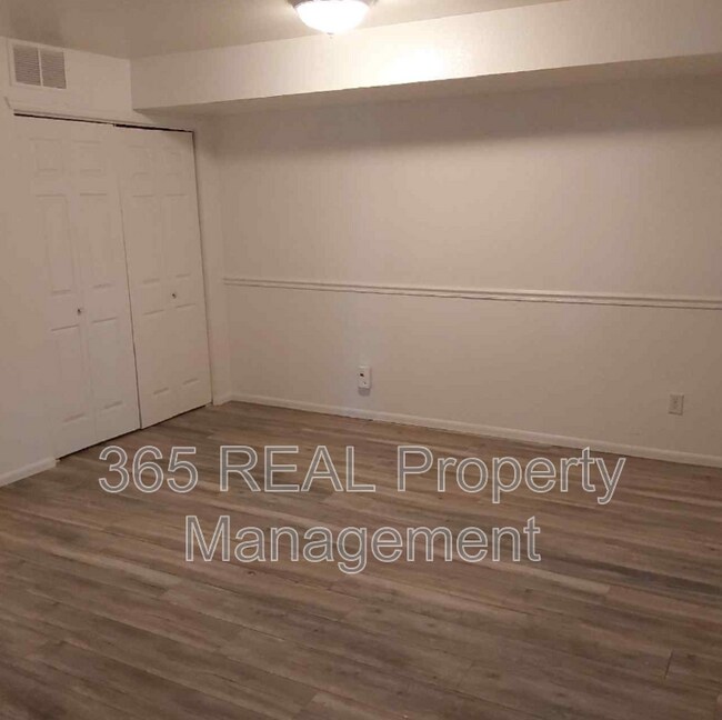 Building Photo - 2551 W 24th St