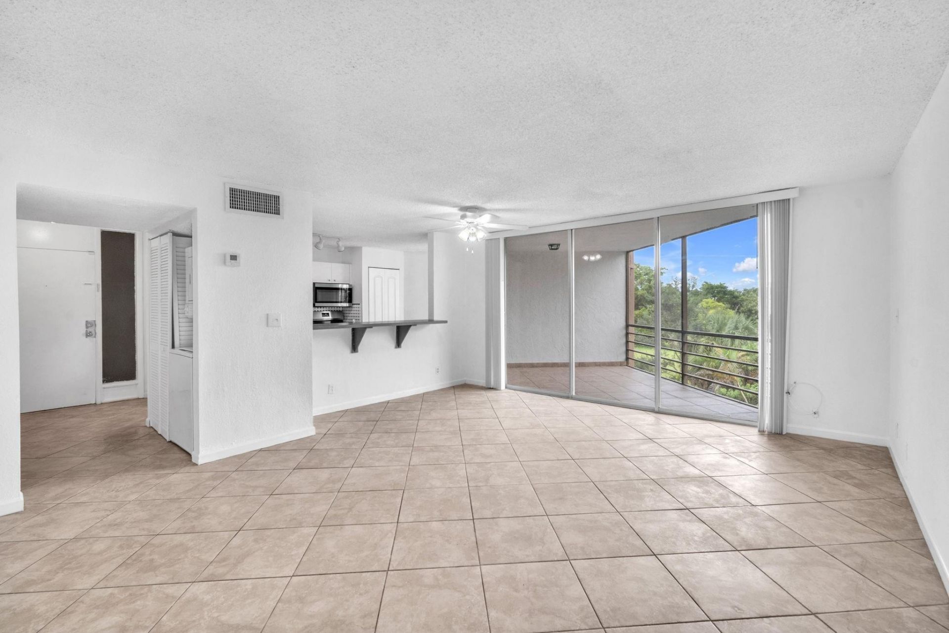 Building Photo - 3100 N Pine Island Rd