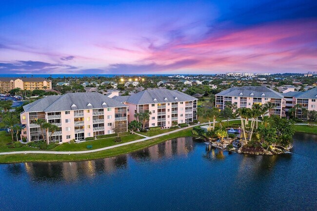 Building Photo - 353 S US Hwy 1