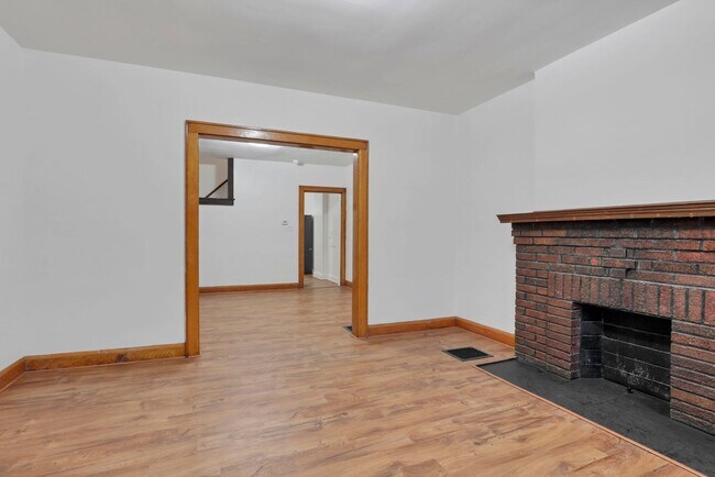 Building Photo - 1161-1163 Linwood Ave