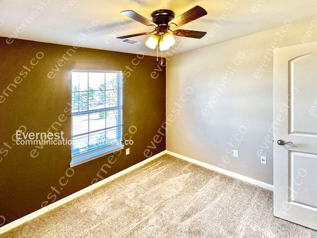 Building Photo - 958 James Madison Dr