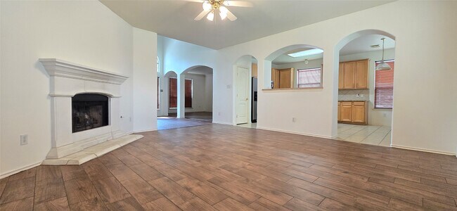 Building Photo - 21038 Narrow Gate Dr