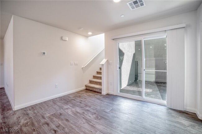 Building Photo - 6832 Sunflower Flds St