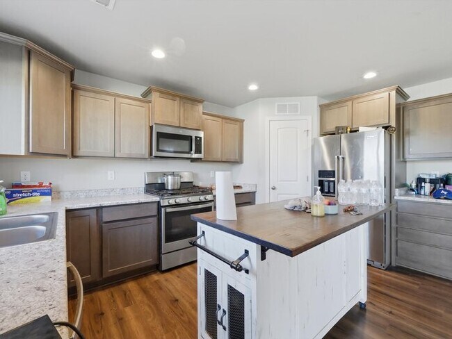 Building Photo - 10581 Traders Pkwy