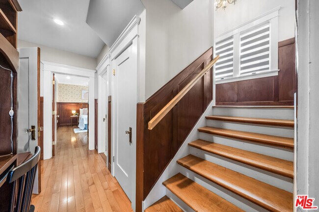 Building Photo - 1728 N Van Ness Ave