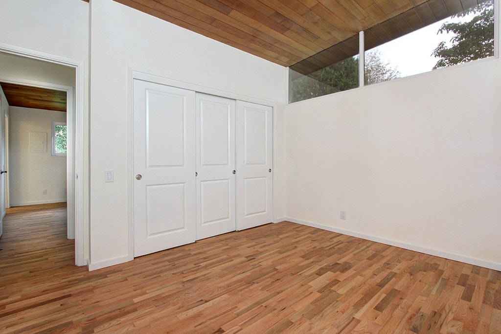 Building Photo - 10804 NE 47th St
