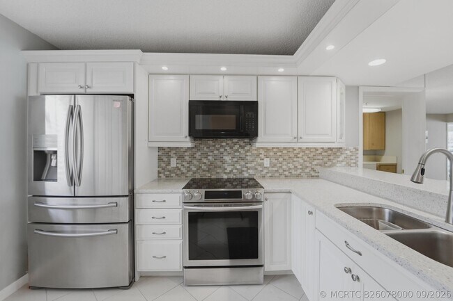 Building Photo - 2601 Marina Isle Way