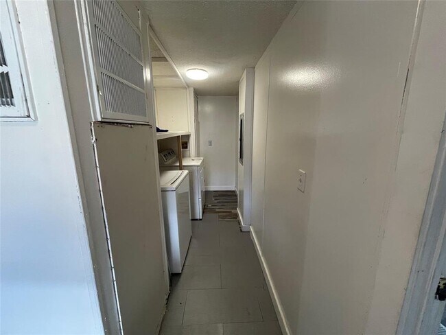 Building Photo - 747 Rd 5210