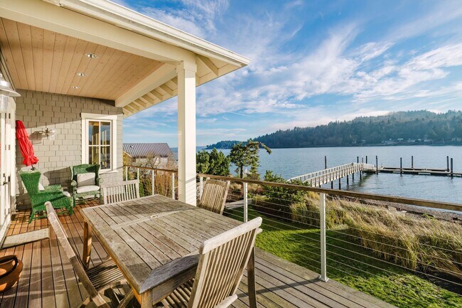 Building Photo - Impeccable Low Bank Bainbridge Waterfront Home with Private Dock